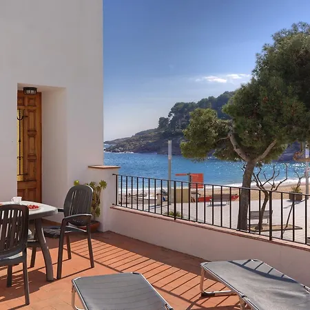 Macrina Apartment